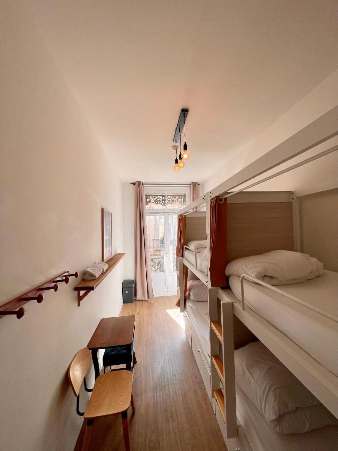 Georges Hostel & Cafe Sete Exterior photo